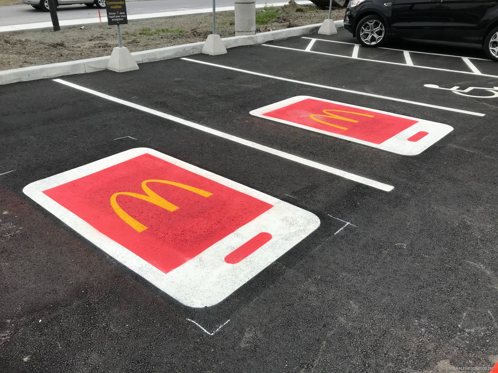 fleches et symboles pour marquage des parkings