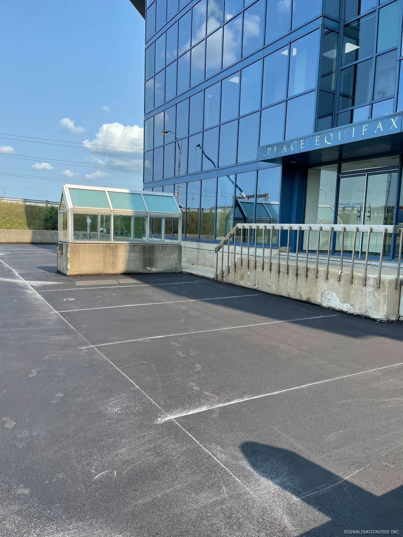fleches et symboles pour marquage des parkings