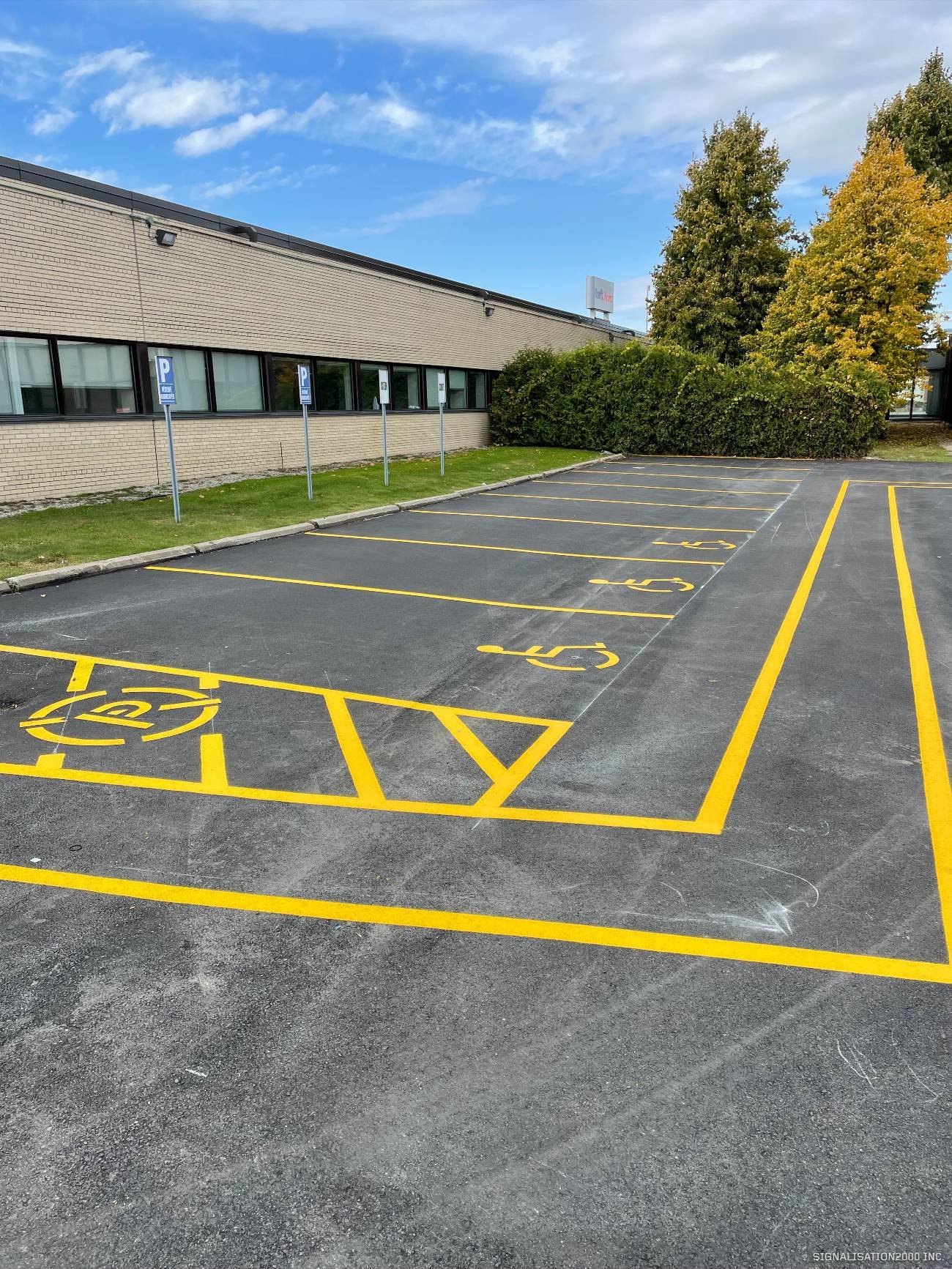 fleches et symboles pour marquage des parkings