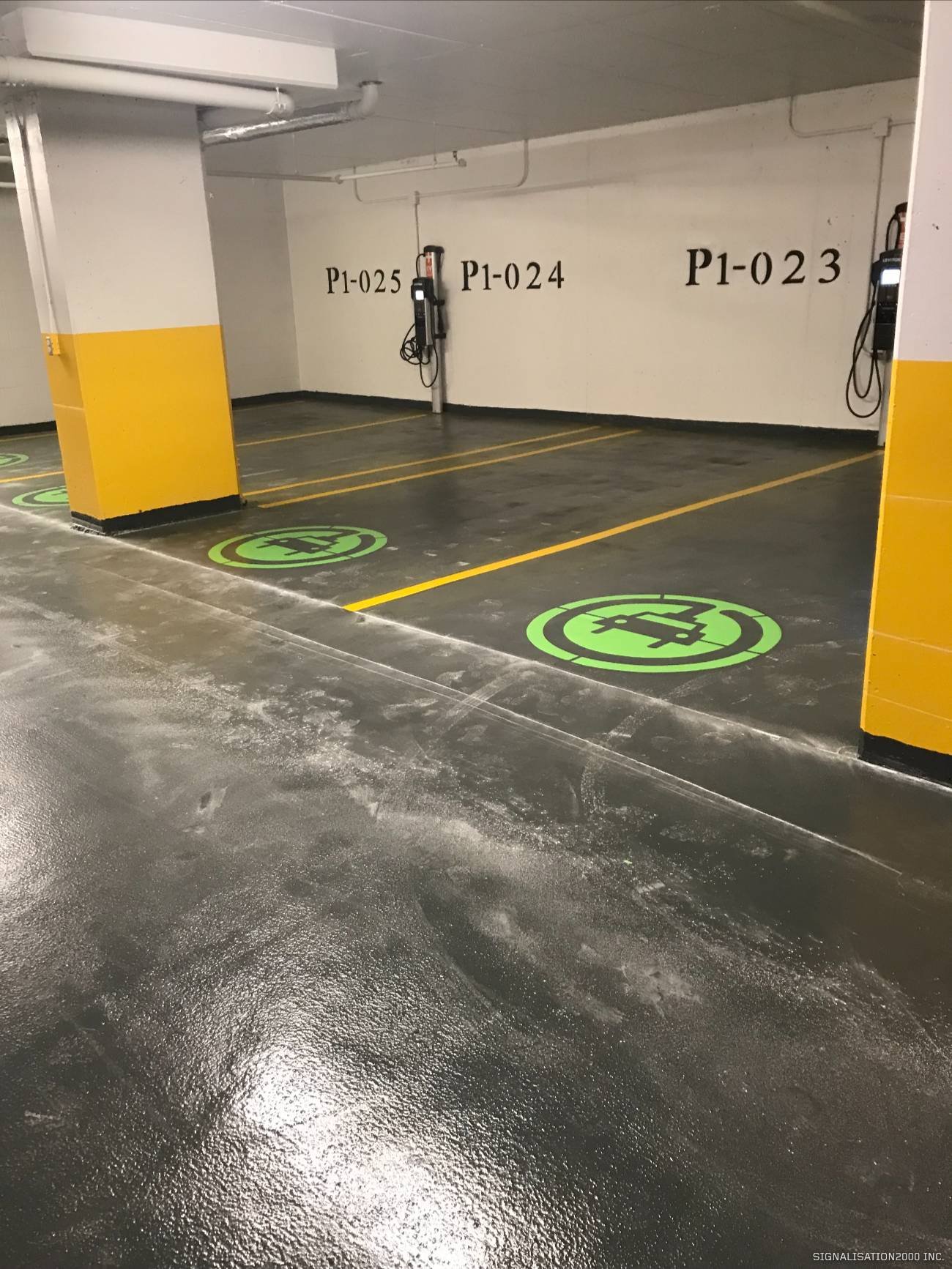 fleches et symboles pour marquage des parkings