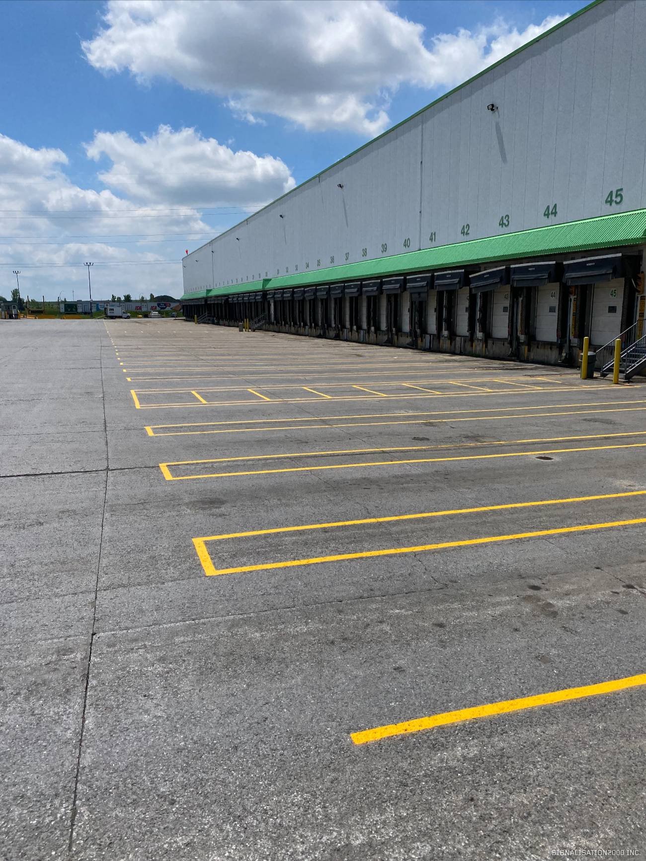 fleches et symboles pour marquage des parkings