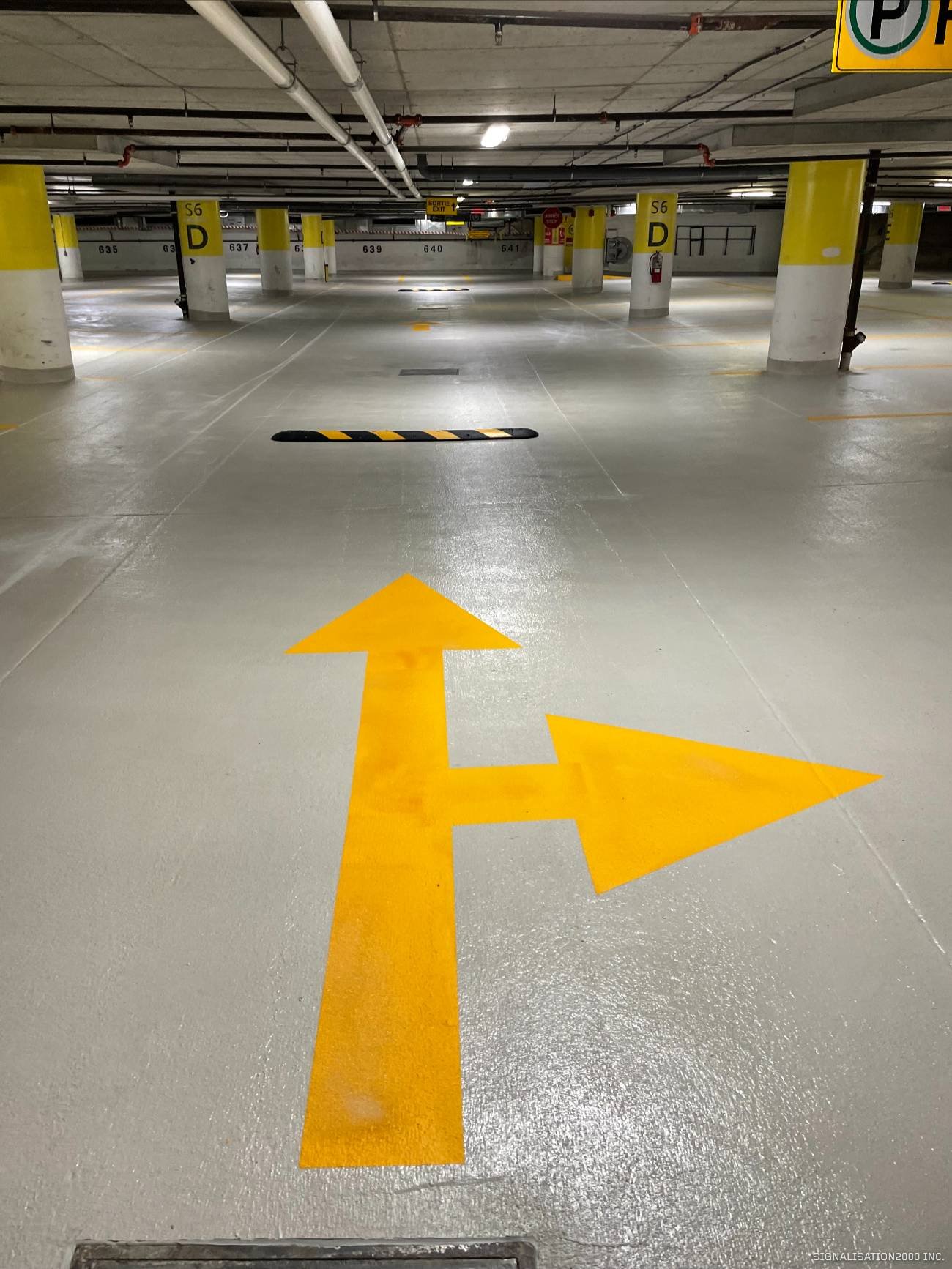 fleches et symboles pour marquage des parkings