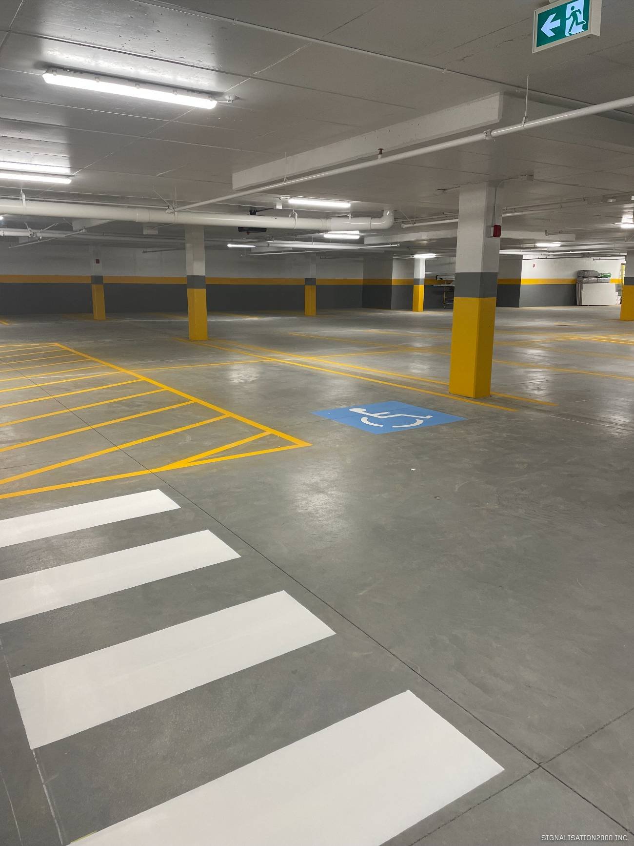 fleches et symboles pour marquage des parkings
