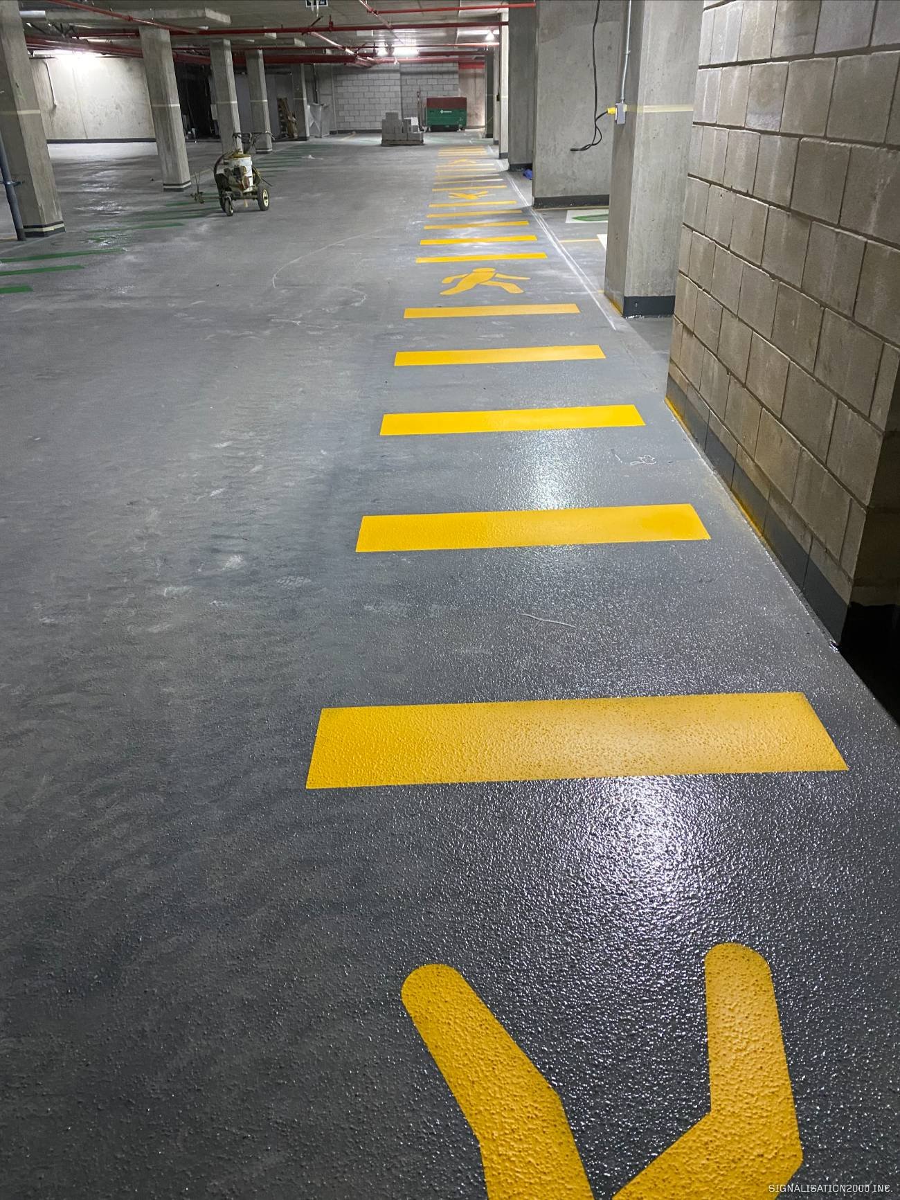 fleches et symboles pour marquage des parkings