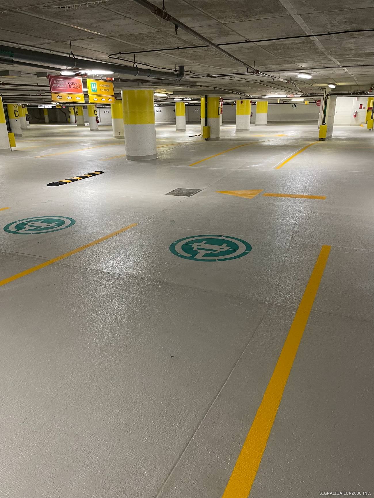 fleches et symboles pour marquage des parkings