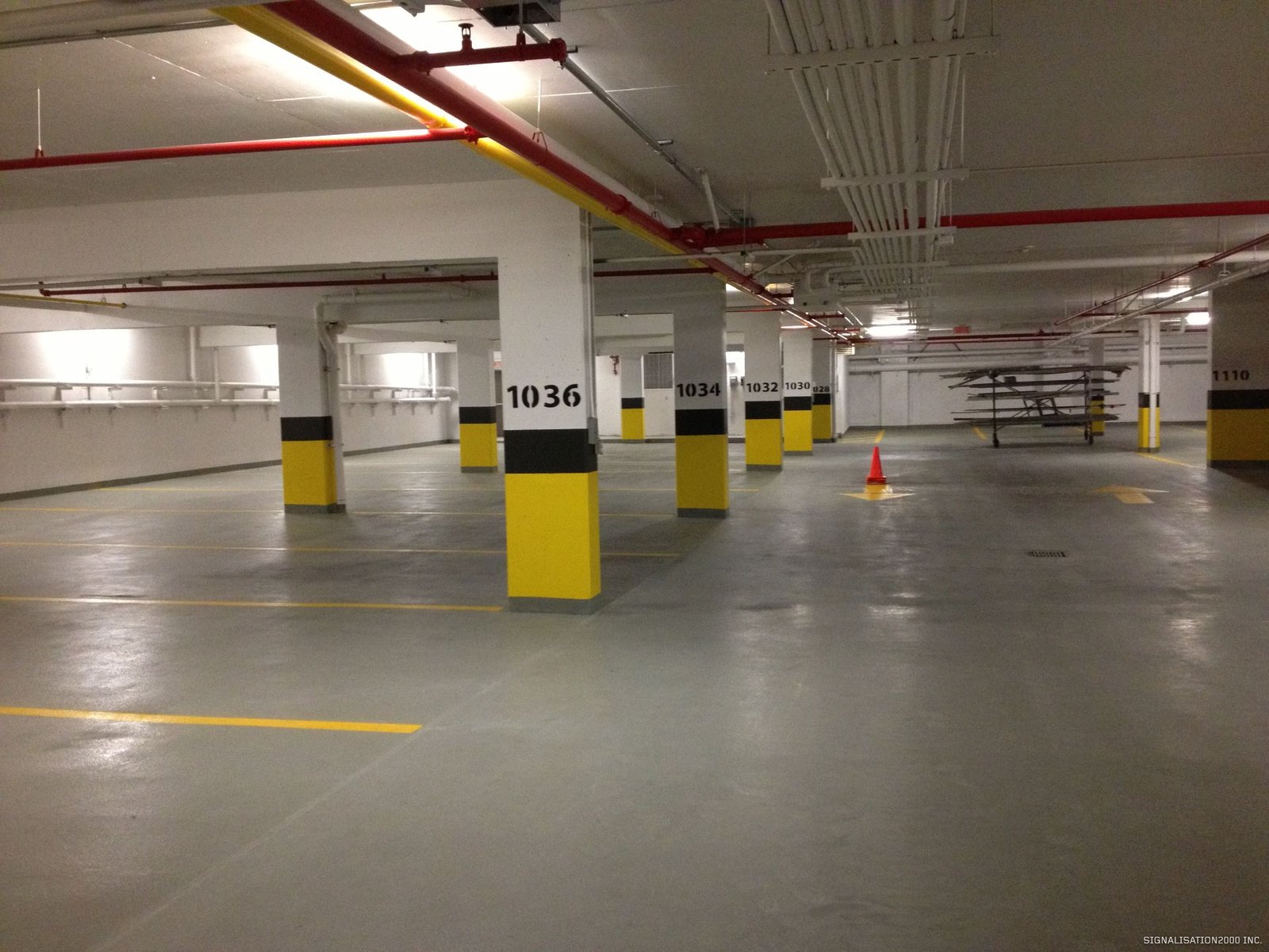 fleches et symboles pour marquage des parkings
