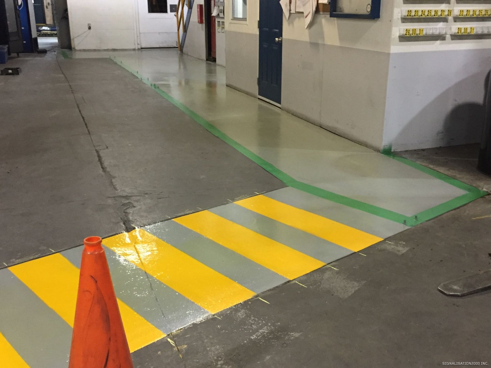 ruban de signalisation de marquage industriel et de sécurité pour usines et entrepôts