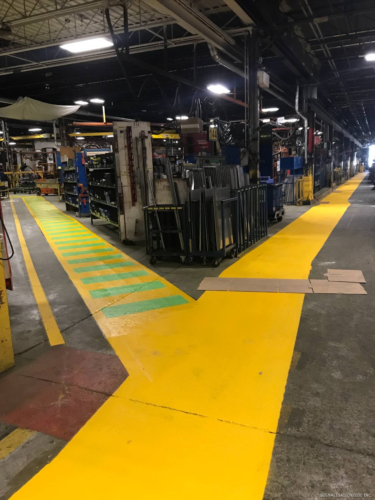 ruban de signalisation de marquage industriel et de sécurité pour usines et entrepôts