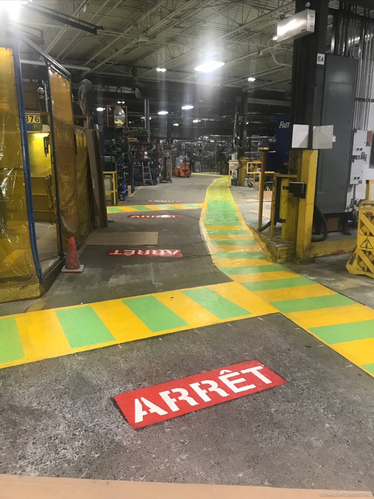 ruban de signalisation de marquage industriel et de sécurité pour usines et entrepôts