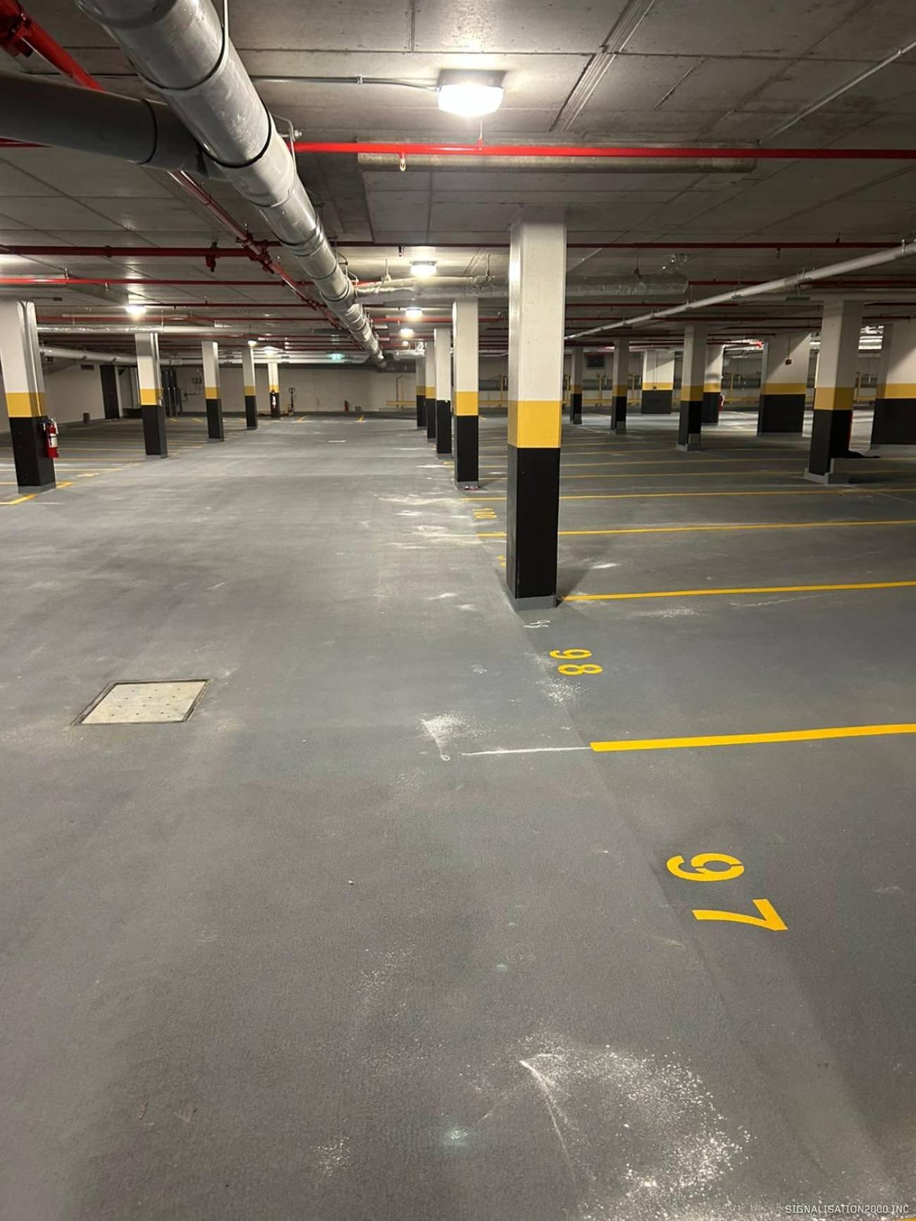 fleches et symboles pour marquage des parkings