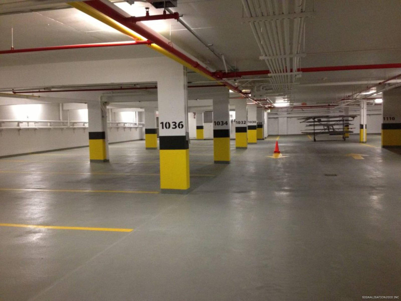 fleches et symboles pour marquage des parkings