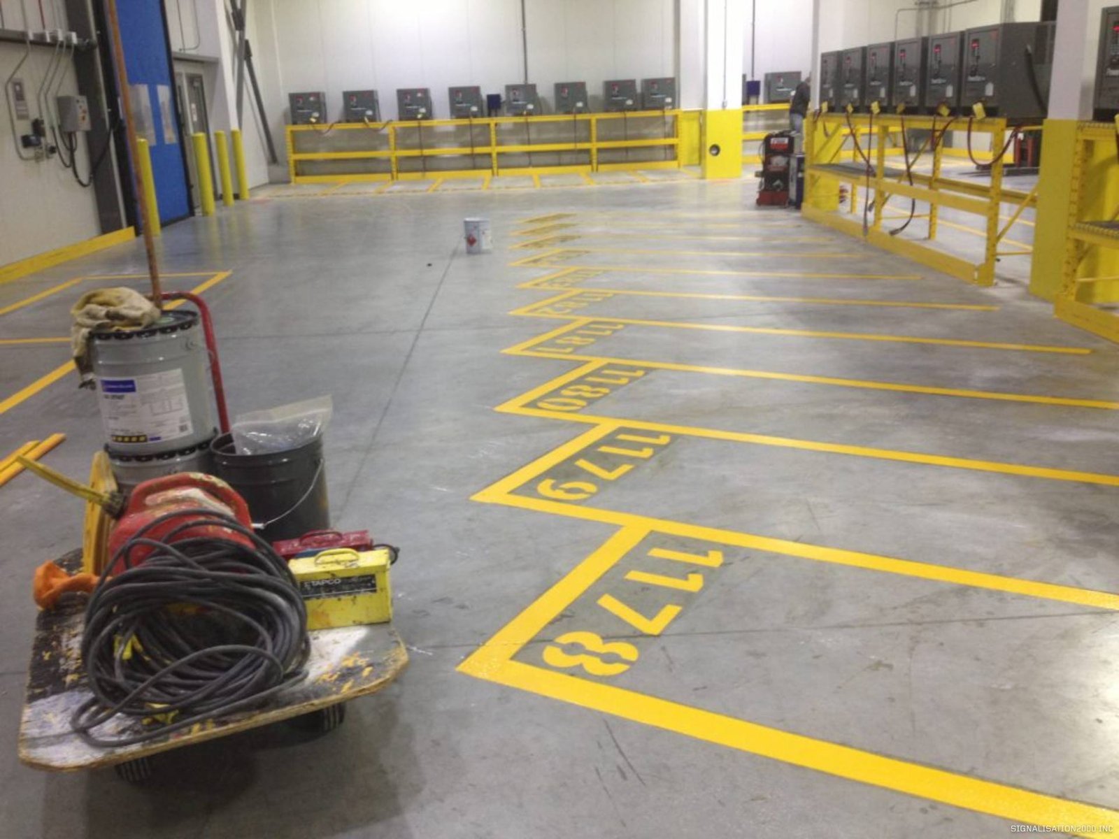 ruban de signalisation de marquage industriel et de sécurité pour usines et entrepôts